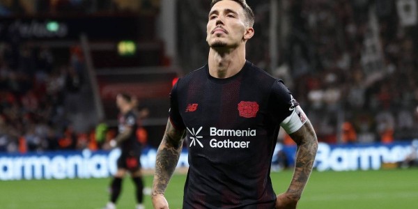 1-1，德甲第16逼平德甲第10，滕哈赫老东家补时遭绝平，无缘2连胜