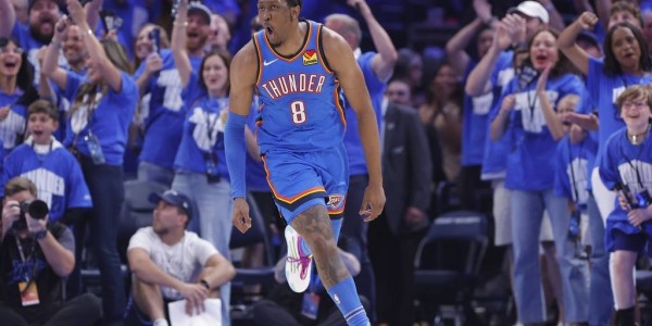 NBA官方：杰伦威穿印有不雅语言服装接受采访 罚款2.5万美元