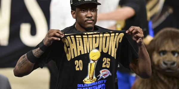 季后赛带伤作战！杰威接受右手韧带撕裂修复手术