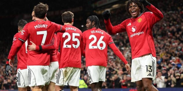 英超争四格局大变，曼联1-0险胜纽卡，三豪门积分齐头并进竞争日趋激烈