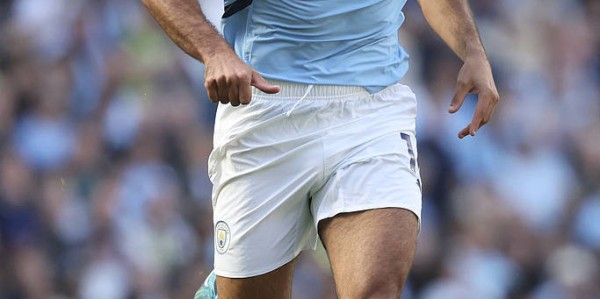 罗德里成皇马首选引两豪门博弈，曼城1亿要价难阻2027免签计划